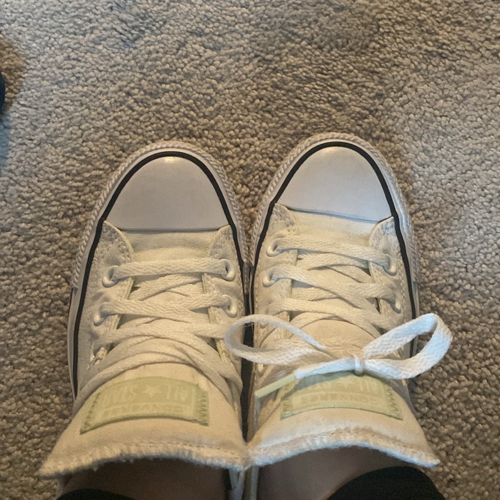 EUC Converse🤍🖤 - Picture 4 of 12